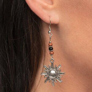 Paparazzi Jewelry Accessories - Sunshiny Days - Black Earrings - Vintage
